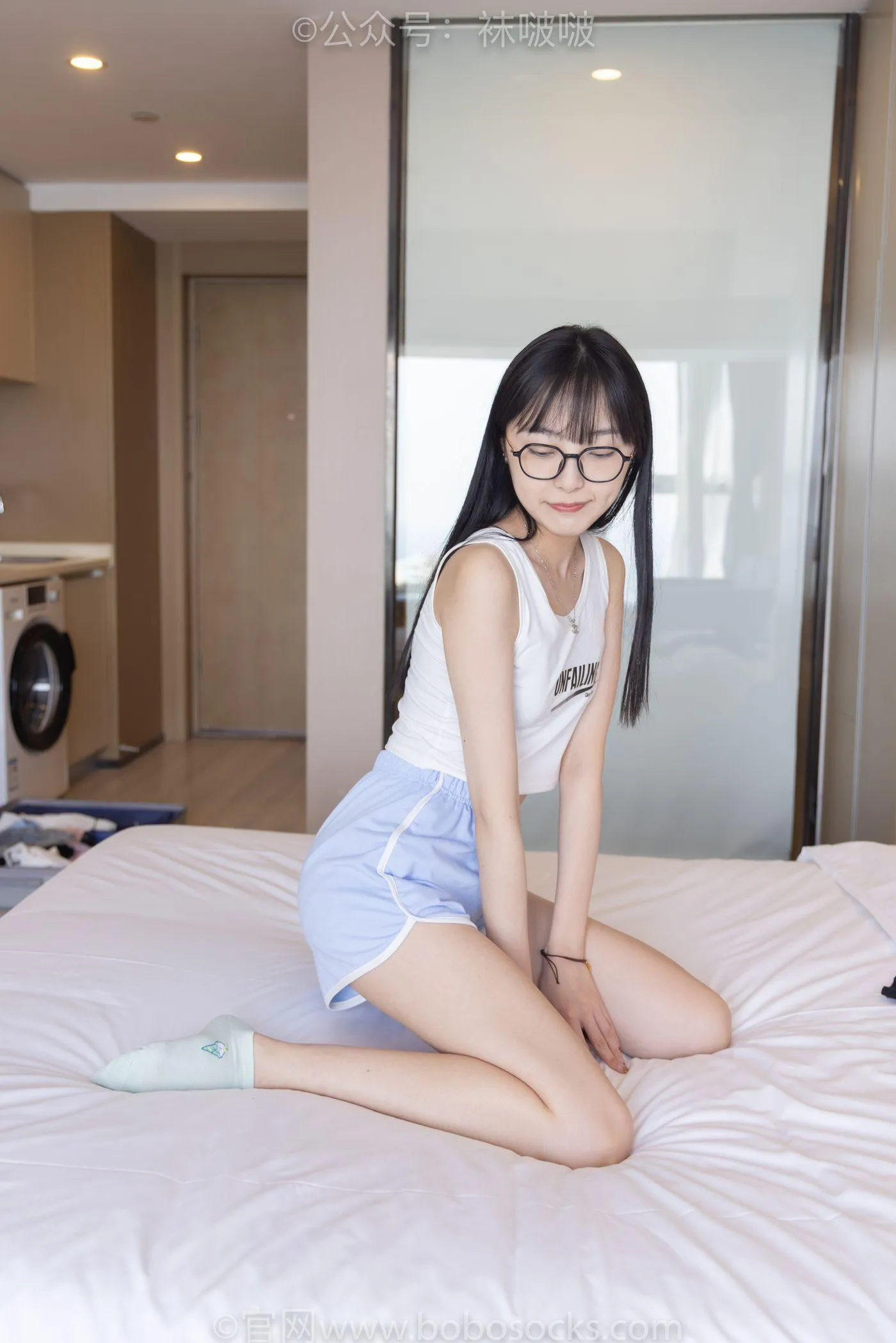 [BoBoSocks袜啵啵]NO.081 稚予- AJ、浅黄色短棉袜、浅蓝色短棉袜、裸足（花絮版） [145P]插图3